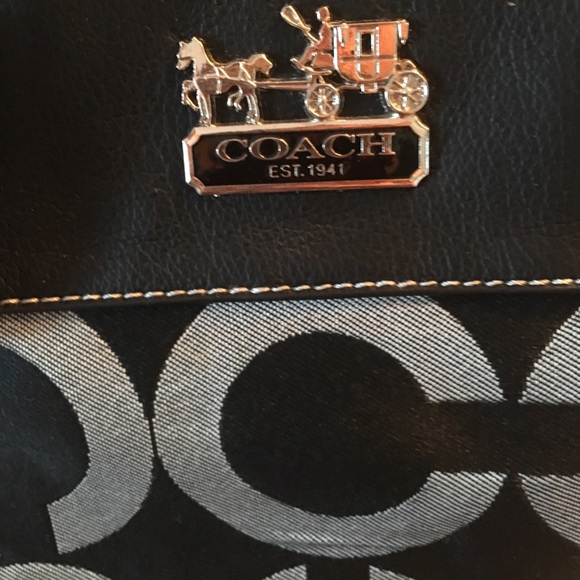 Coach purse :) - Picture 2 of 5